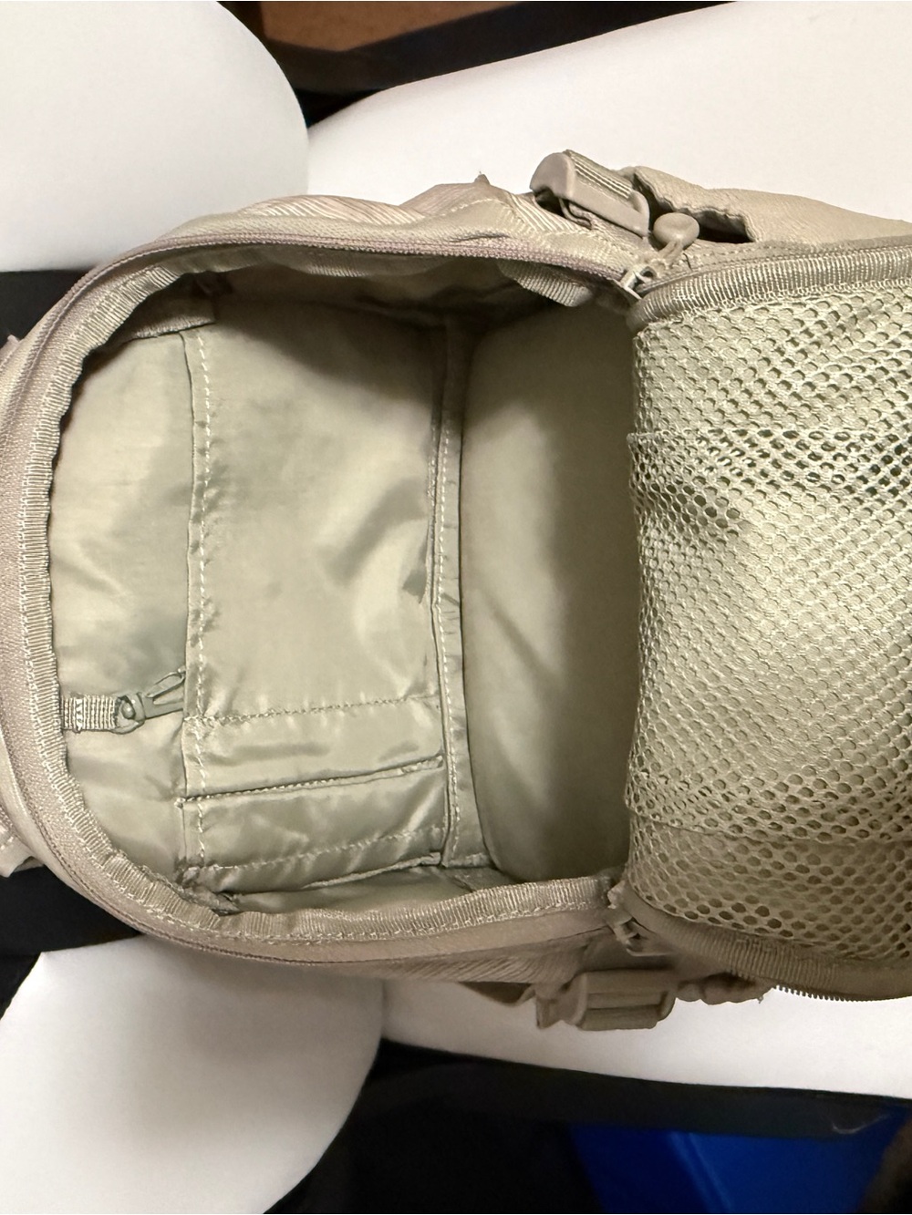 Women's Tenba Discovery Photo Daypack in Light Sage - Picture 6 of 14